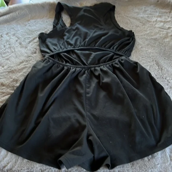 Gap Racerback Cutout Shorts Romper - Picture 2 of 4